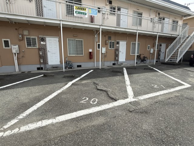 サンシティー北新在家　B棟の駐車場