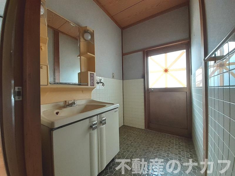 宇土市走潟町の中古一戸建の独立洗面台