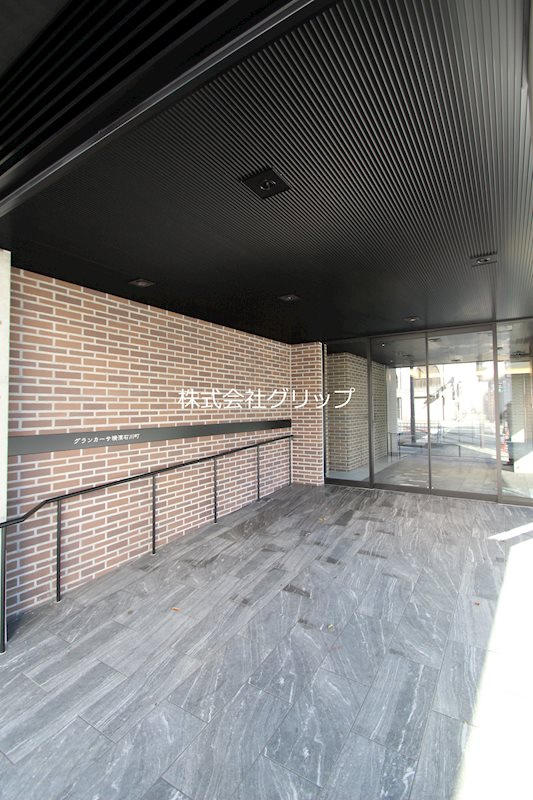 グランカーサ横濱石川町のエントランス