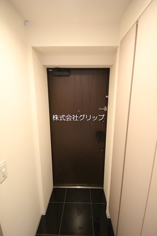 グランカーサ横濱石川町の玄関