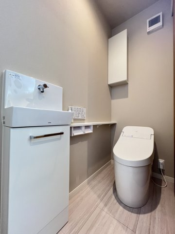 西片町戸建てのトイレ