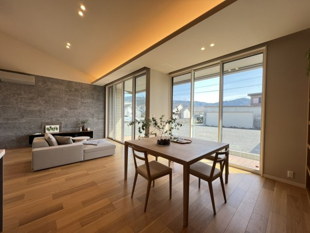 西片町戸建ての居間・リビング