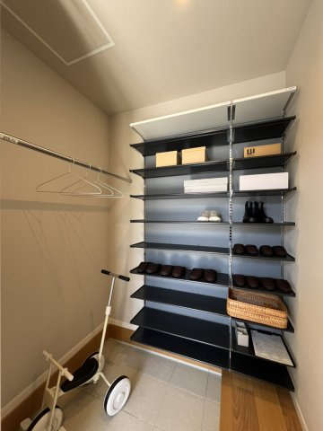 西片町戸建ての収納