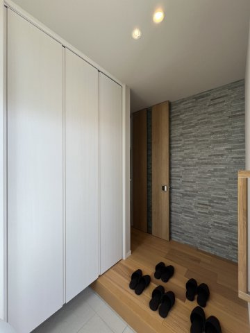 西片町戸建ての玄関