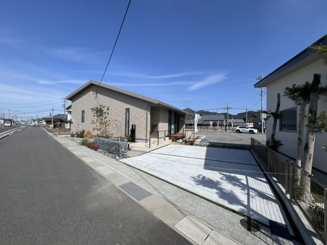 西片町戸建ての駐車場