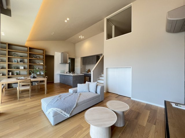 西片町戸建ての居間・リビング