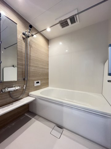 西片町戸建ての浴室