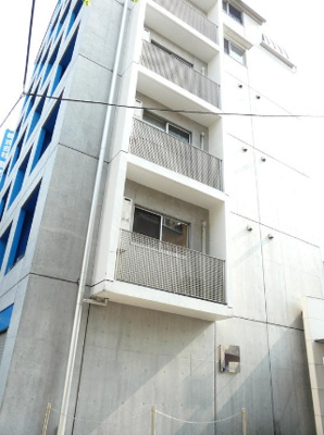 【外観】 | リベラウェヌス | 鉄筋コンクリート造のがっちりとした建物