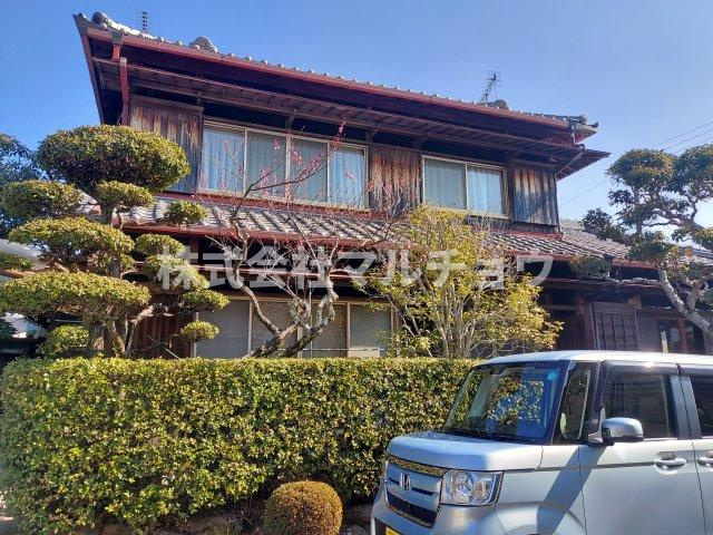 新万売り家の外観|落ち着いた雰囲気の外観です