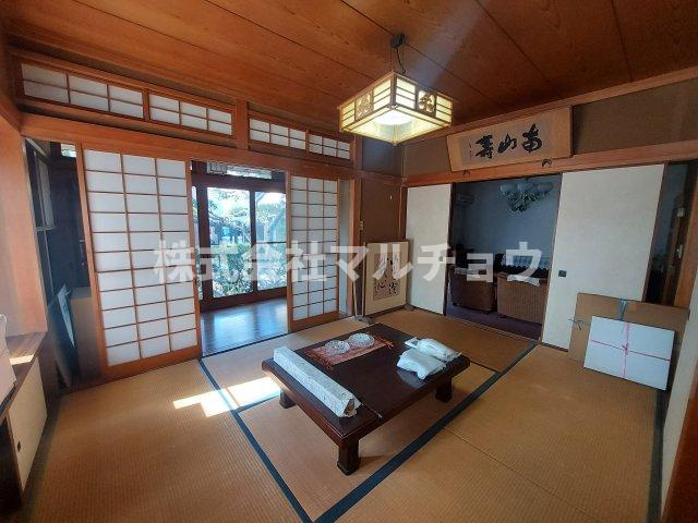 新万売り家の和室|日本らしい落ち着いた雰囲気の和室です