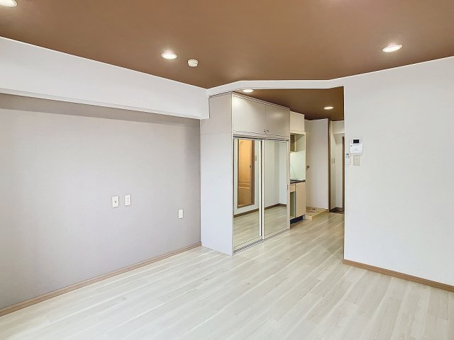 シェモア駅西の居間・リビング