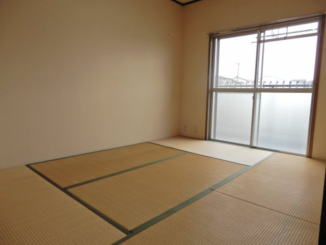 磐手ハイツの寝室