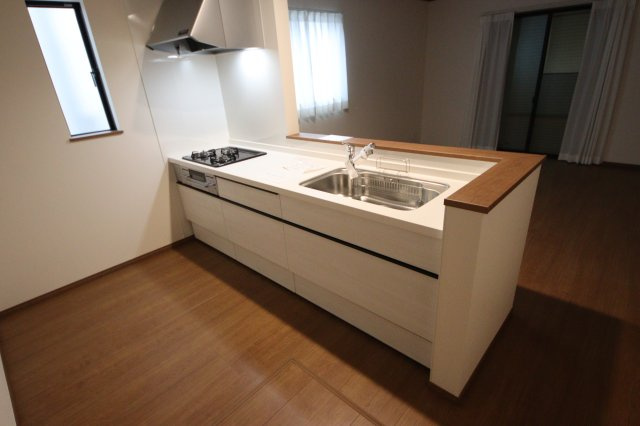 【キッチン】 | 《仲介手数料無料》緑区宮本２丁目29-6(B号棟)新築一戸建てハートフルタウン | 撮影日 2025年5月25日 15:50 晴れ