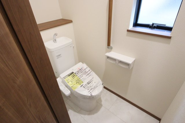 【トイレ】 | 《仲介手数料無料》緑区宮本２丁目29-6(B号棟)新築一戸建てハートフルタウン | 撮影日 2025年5月25日 15:50 晴れ