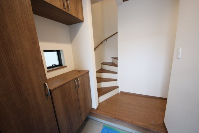 【玄関】 | 《仲介手数料無料》緑区宮本２丁目29-6(B号棟)新築一戸建てハートフルタウン | 撮影日 2025年5月25日 15:50 晴れ