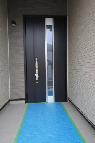 【玄関】 | 《仲介手数料無料》緑区宮本２丁目29-6(B号棟)新築一戸建てハートフルタウン | 撮影日 2025年5月25日 15:50 晴れ