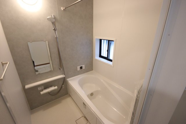 【浴室】 | 《仲介手数料無料》緑区宮本２丁目29-6(B号棟)新築一戸建てハートフルタウン | 撮影日 2025年5月25日 15:50 晴れ