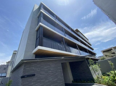 【外観】 | ARK SIGNATURE | 鉄筋コンクリート造のがっちりとした建物。