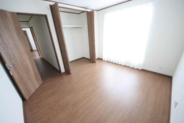 《仲介手数料無料》緑区宮本２丁目29-6(G号棟)新築一戸建てハートフルタウンの洋室|撮影日 2025年5月25日 16:40 曇り