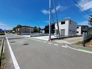 【周辺】 | 南側接道幅員約6ｍ　東側接道幅員約4ｍ	角地！