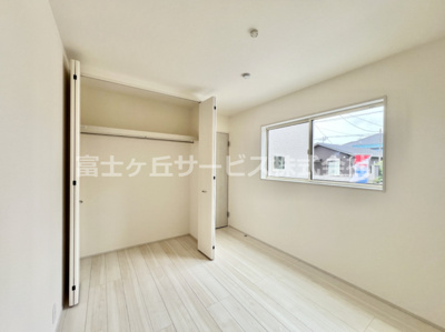 【洋室】 | 富士市松岡 新築一戸建て 2号棟 | 5.25帖の洋室です