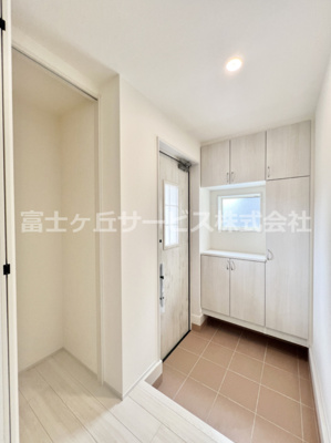 【玄関】 | 富士市松岡 新築一戸建て 2号棟 | 毎日通る玄関はこちらです