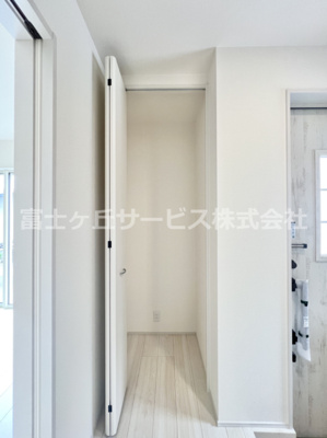 【収納】 | 富士市松岡 新築一戸建て 2号棟 | 便利な収納スペースです