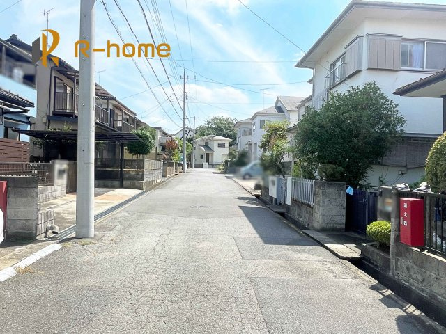 牛久市南6丁目8期　新築戸建て　1号棟の前面道路含む現地写真|堂々！建物完成♪実際のお部屋をご見学可能です♪
ご見学が一番の資料！お気軽にお問い合わせ下さい♪