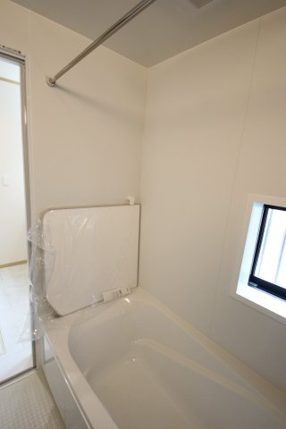 《仲介手数料無料》緑区宮本２丁目29-6(J号棟)新築一戸建てハートフルタウンの浴室|2025年6月12日 15:00 曇り