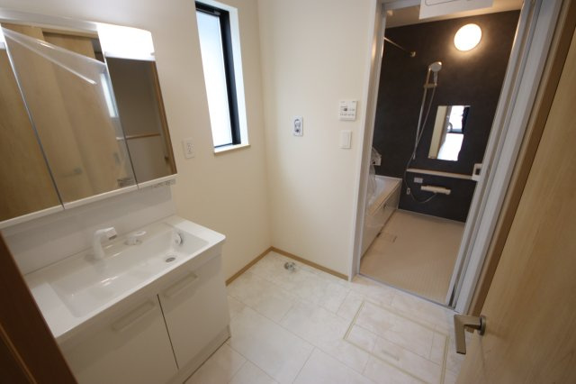 【ランドリースペース】 | 《仲介手数料無料》緑区宮本２丁目29-6(J号棟)新築一戸建てハートフルタウン | 2025年6月12日 15:00 曇り