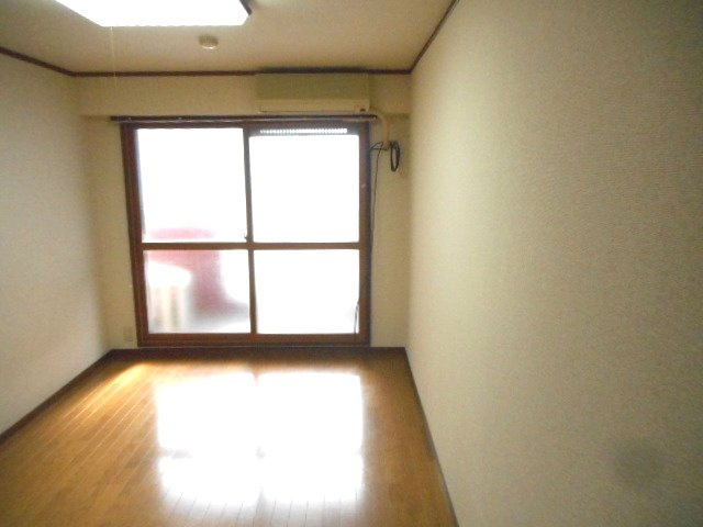 トーヨーマンションの居間・リビング