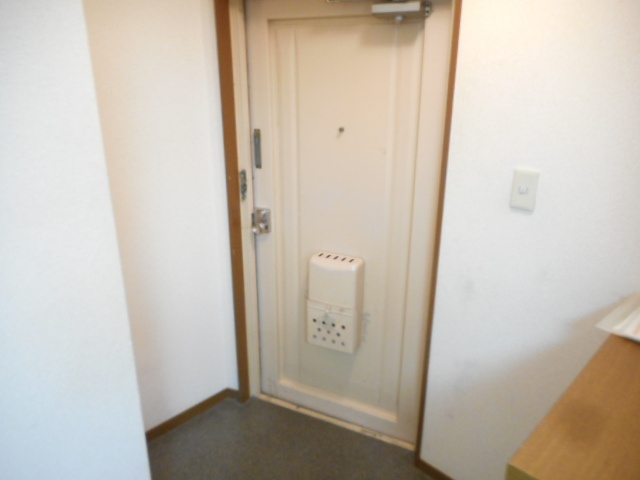 トーヨーマンションの玄関