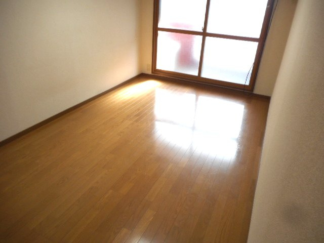 トーヨーマンションの居間・リビング