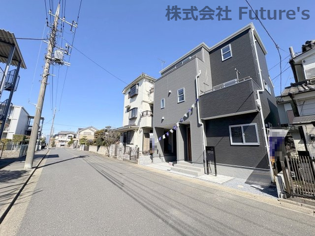 吉川市保　新築戸建　全1棟の前面道路含む現地写真|前面道路含む現地写真です。