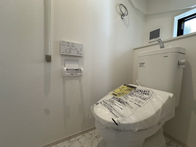 小田原市新屋　新築一戸建て　全2棟のトイレ