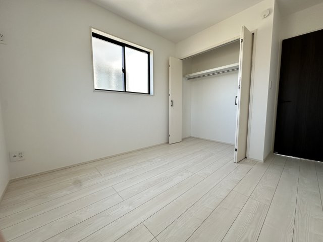 小田原市新屋　新築一戸建て　全2棟の洋室