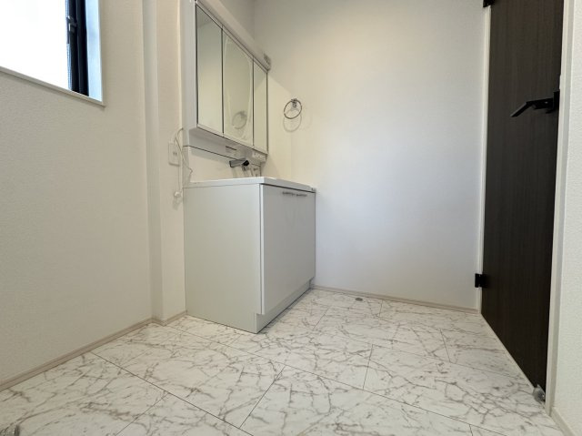 小田原市新屋　新築一戸建て　全2棟の独立洗面台