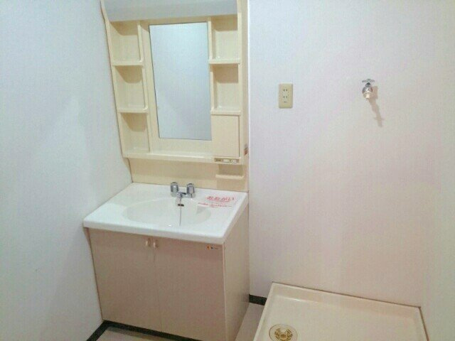 ソシエ２２１の洗面所