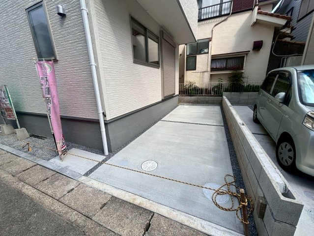 越谷市大里新築戸建ての駐車場