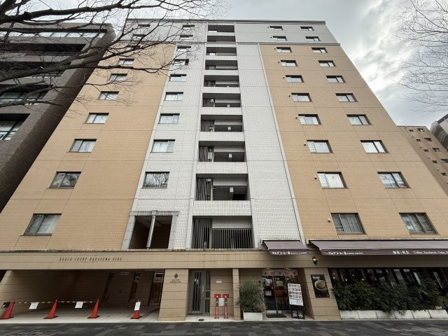 イーグルコート烏丸御池の外観|2014年3月築のマンションです。御池通りに面しています。