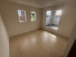 【洋室】 | 紫波二日町山子 | 白い壁の部屋は、明るく開放的な雰囲気をつくり広く感じられるのが魅力です