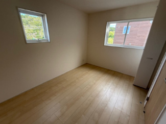 【洋室】 | 紫波二日町山子 | 日当たり良好で収納も充実した使いやすい洋室です