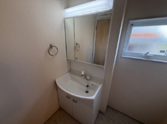 【独立洗面台】 | 紫波二日町山子 | 生活動線に合った独立洗面台が、共働き夫婦の時短と快適を支えます