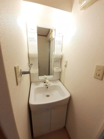 アクアノートの洗面所|明るい洗面所です