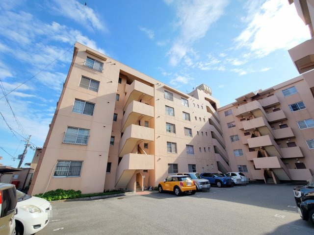 グランドハイツ西浜の外観