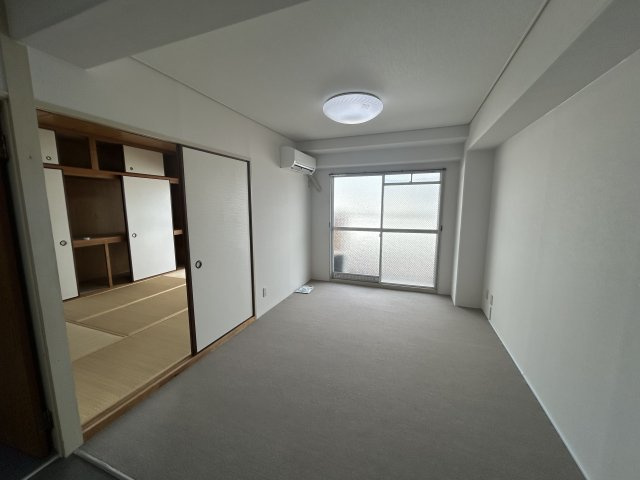 グランドハイツ西浜の居間・リビング