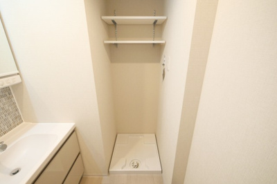 【設備】 | シーズンフラッツ中崎 | 洗濯機置き場です