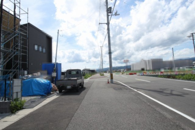 南国市篠原　2号地　新築戸建の前面道路含む現地写真|北側　間口　7.567ｍ