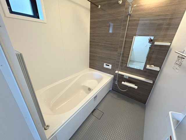 【浴室】 | 福岡市東区八田3丁目2期　1号棟（全4棟）【仲介手数料無料・0円】 | 現地写真。浴室です。