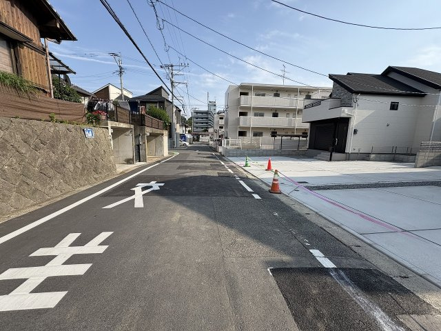 【その他】 | 福岡市東区八田3丁目2期　1号棟（全4棟）【仲介手数料無料・0円】 | 現地写真。前面道路です。